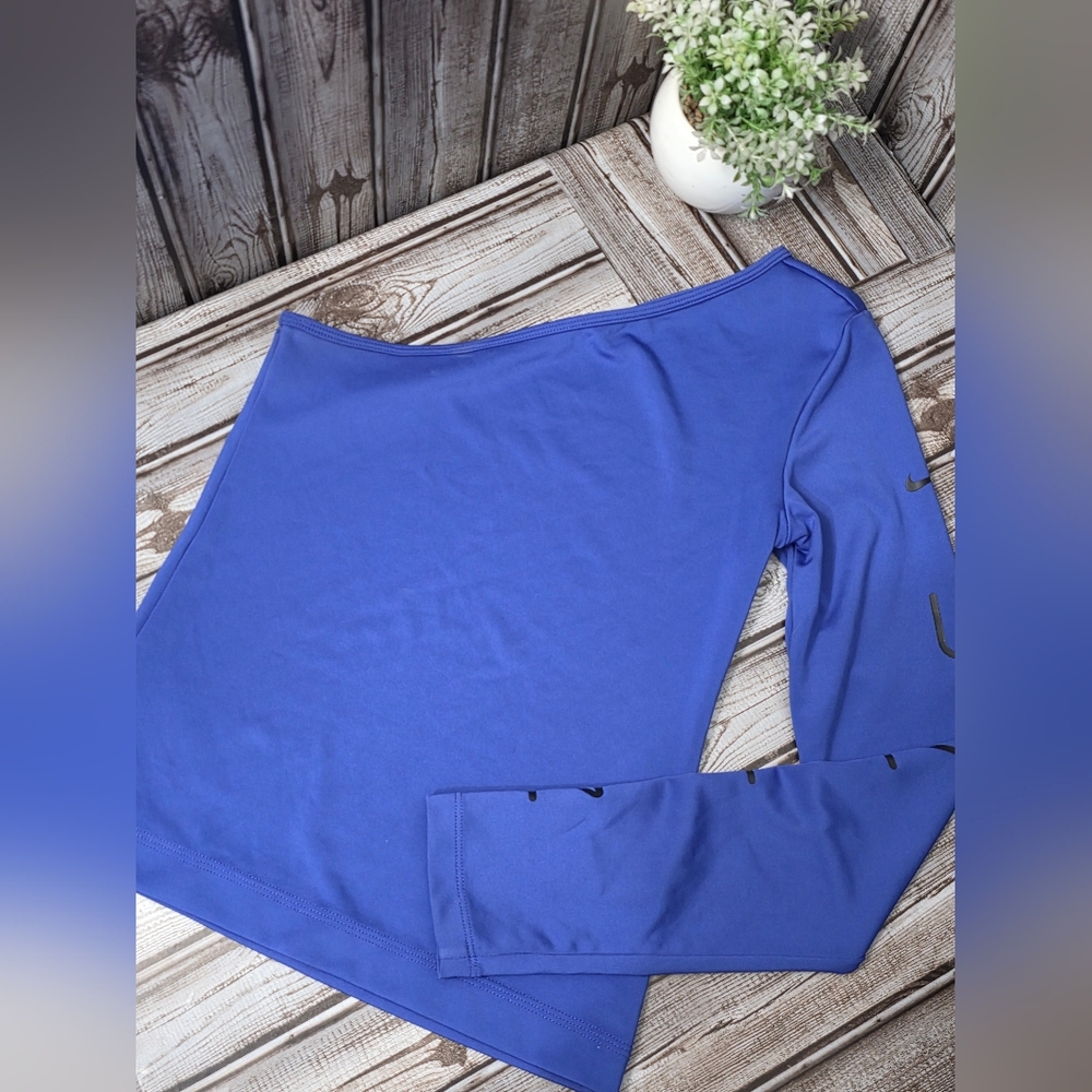 Nike Women's Blue Long Sleeve Top